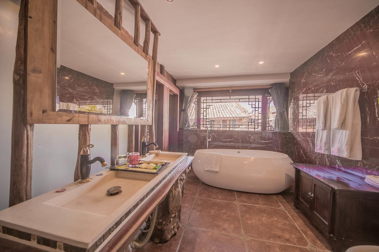 Lijiang Half Moon Bay Inn Zewnętrze zdjęcie