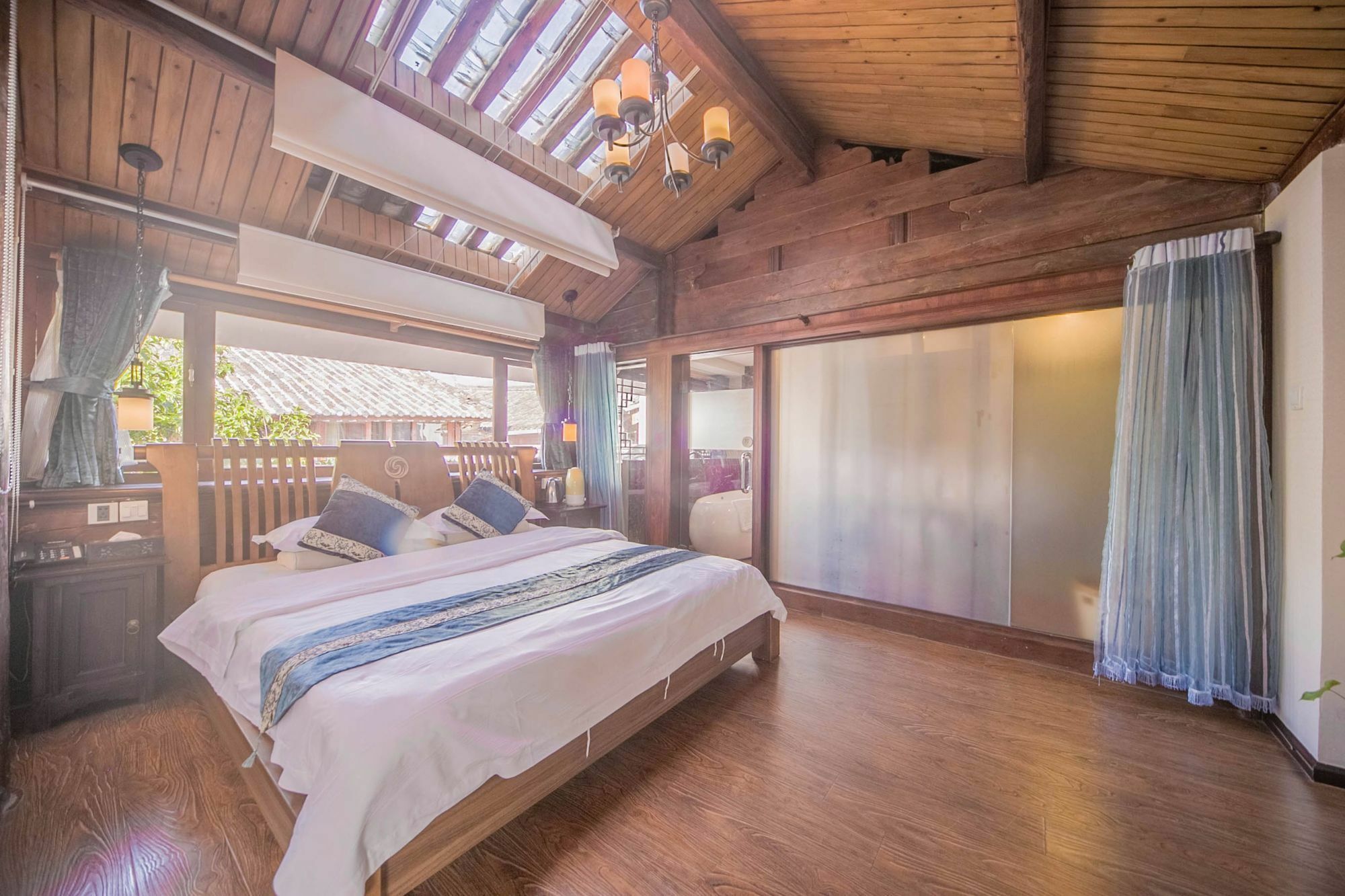 Lijiang Half Moon Bay Inn Zewnętrze zdjęcie
