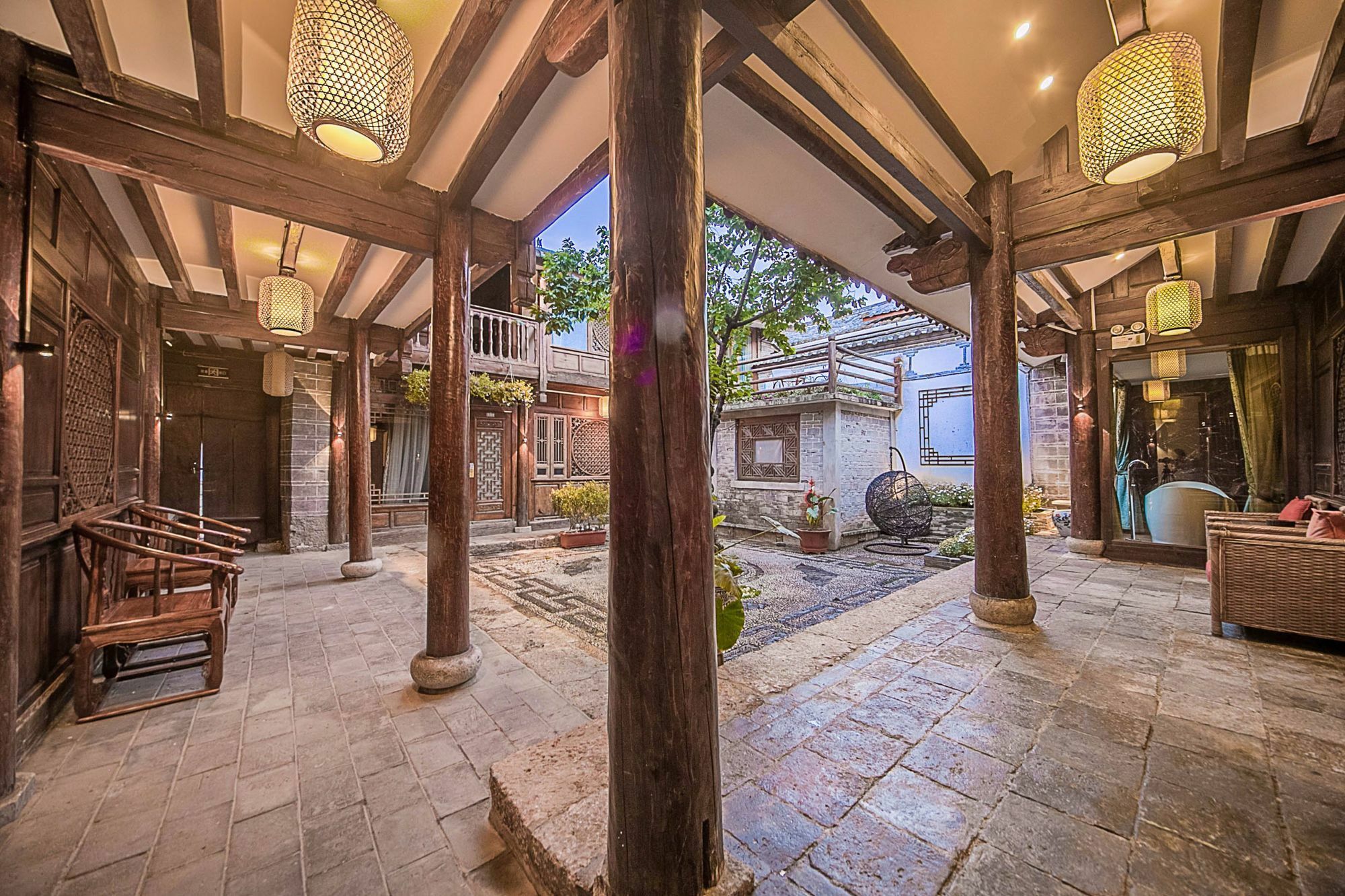 Lijiang Half Moon Bay Inn Zewnętrze zdjęcie