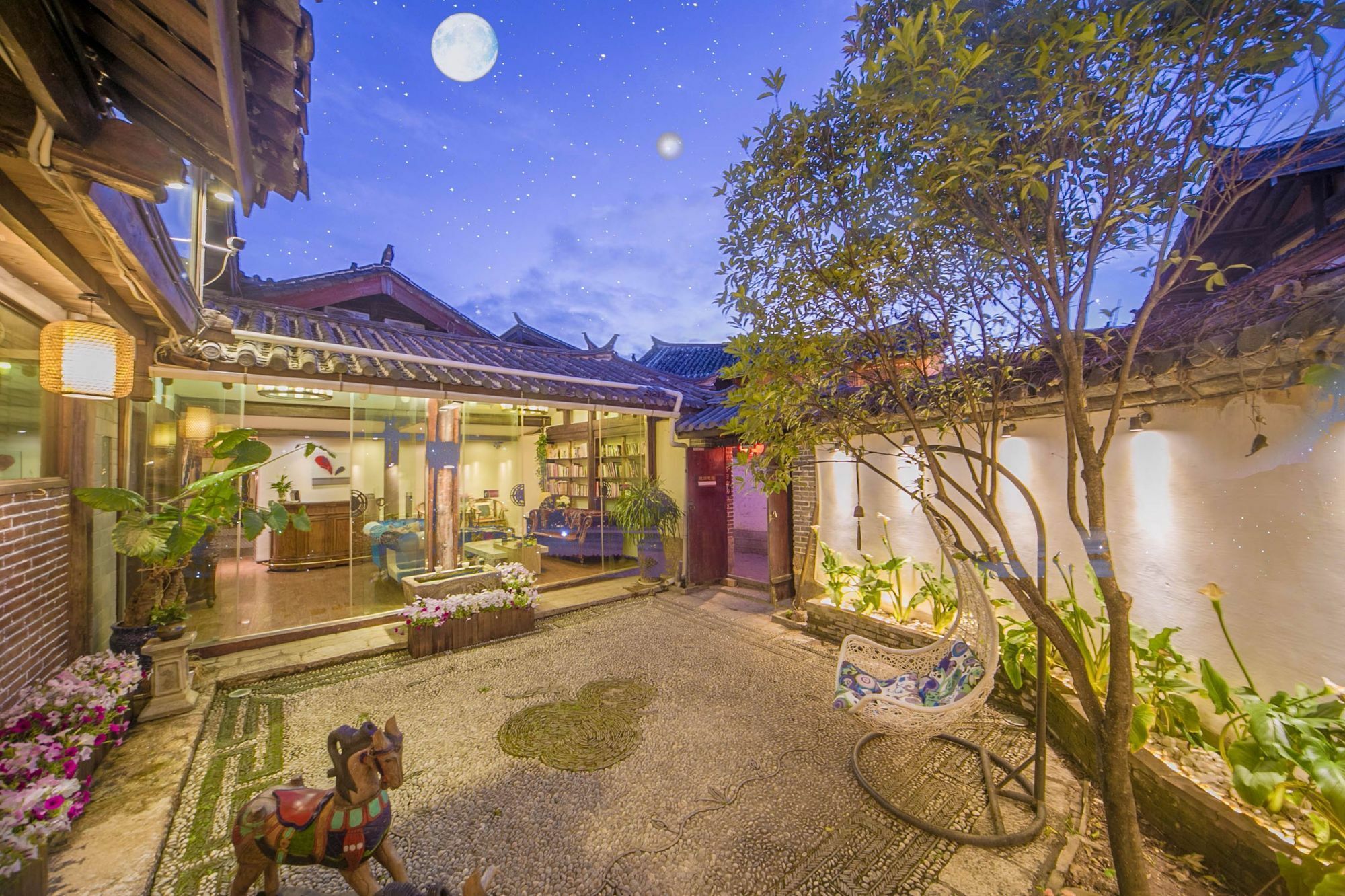 Lijiang Half Moon Bay Inn Zewnętrze zdjęcie