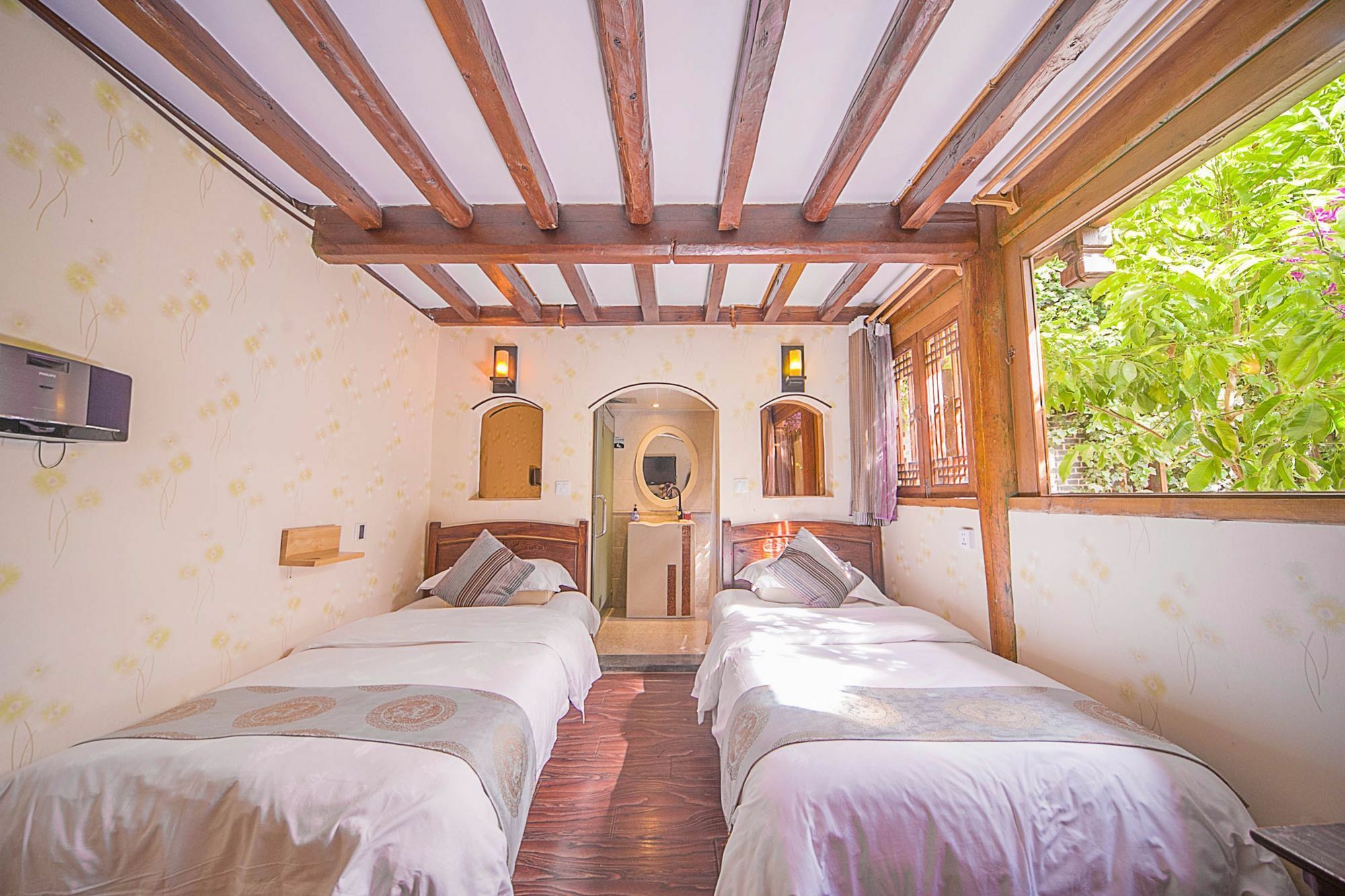 Lijiang Half Moon Bay Inn Zewnętrze zdjęcie